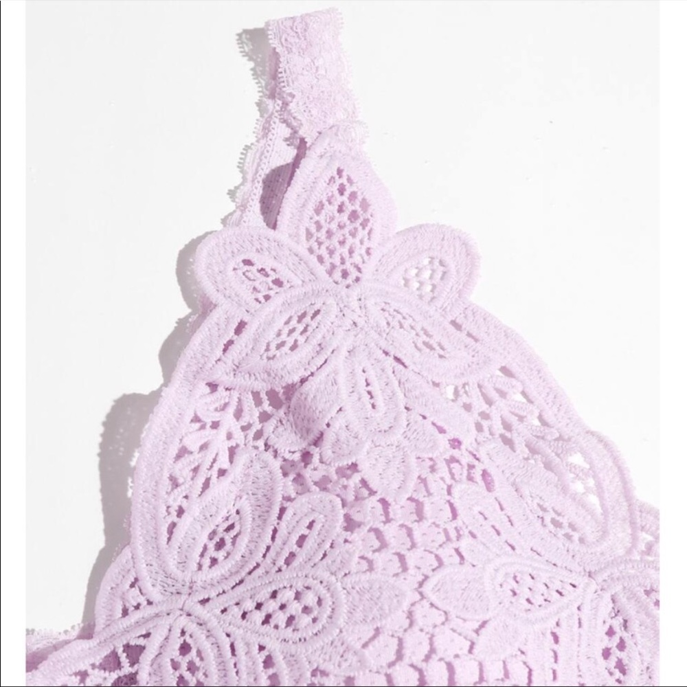 Lace Bralette 💕 - Picture 2 of 6